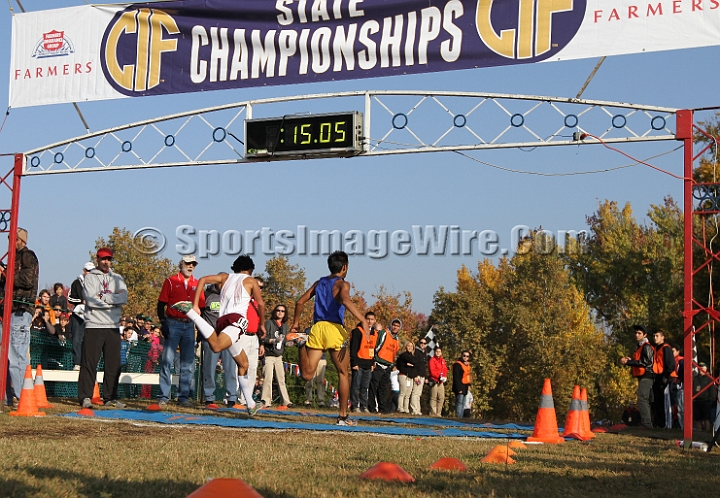 12CIFXCBD1-199.JPG - 2012 California CIF Cross Country Championships, Woodward Park, Fresno, California, November 24.